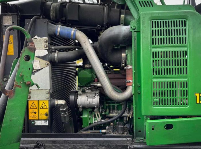 Forwarder John Deere 1210E Motor Forwarder John Deere 1210E silnik