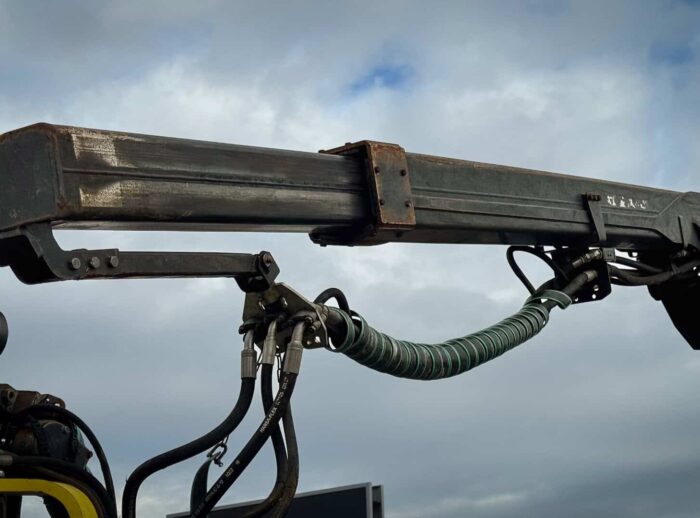 Harvester John Deere 1270G Kran Harvester John Deere 1270G żuraw