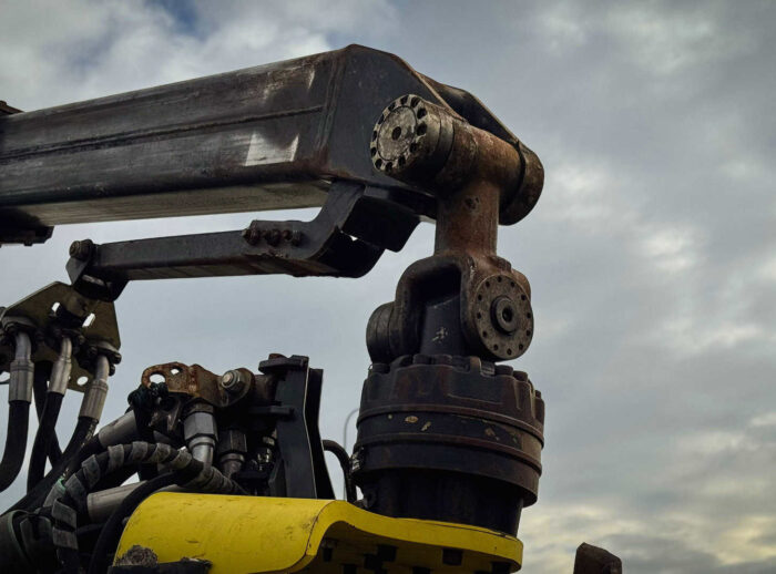 Harvester John Deere 1270G Kran Harvester John Deere 1270G żuraw