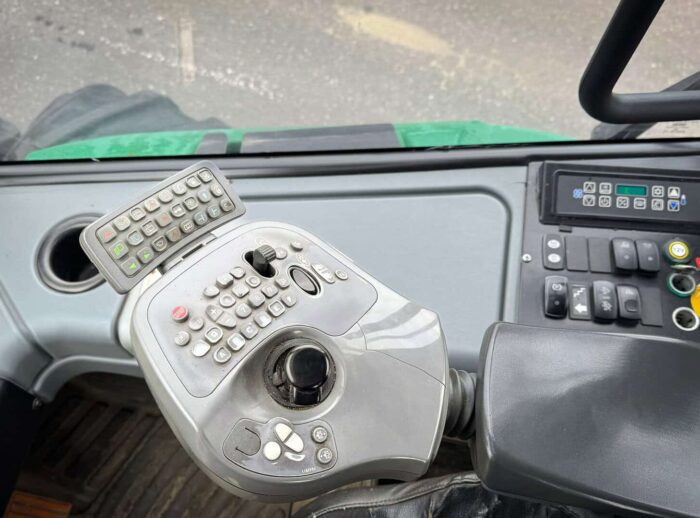 Erntemaschine John Deere 1270G Kabine Harvester John Deere 1270G kabina