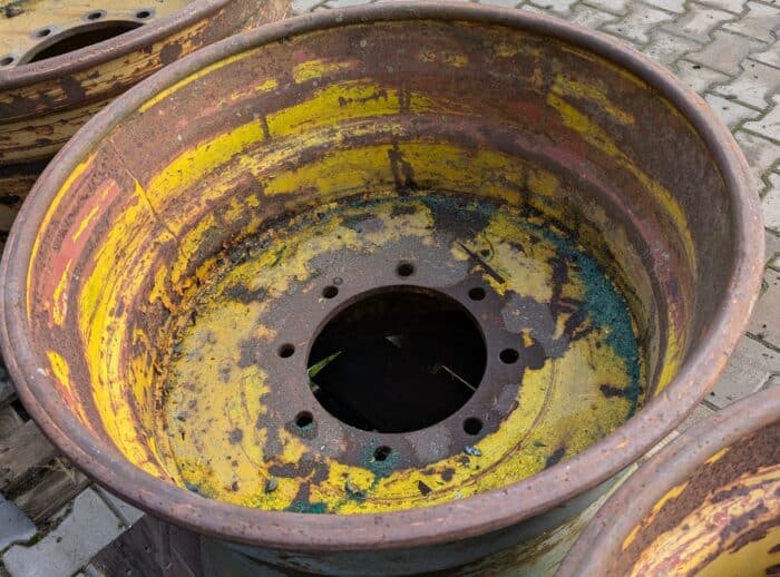 używane felgi 2 szt. 700-26,5 forwarder harwester używane felgi 2 szt. 700-26,5 forwarder harwester