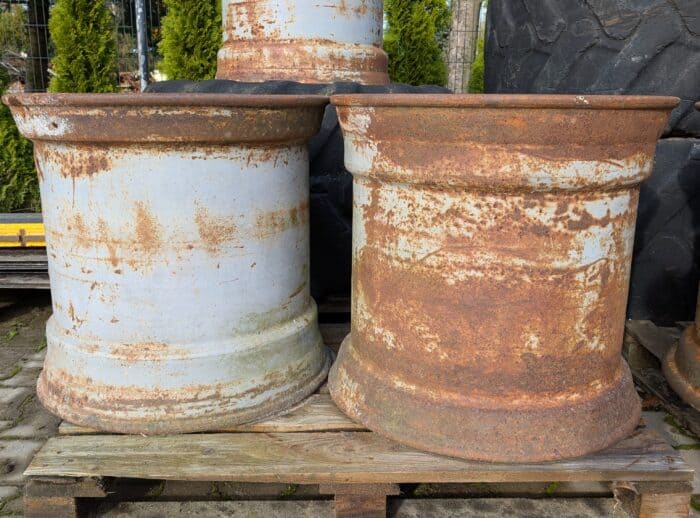 jantes usagées 2 pcs. 700-26.5 forwarder harvester używane felgi 2 szt. 700-26,5 forwarder harwester