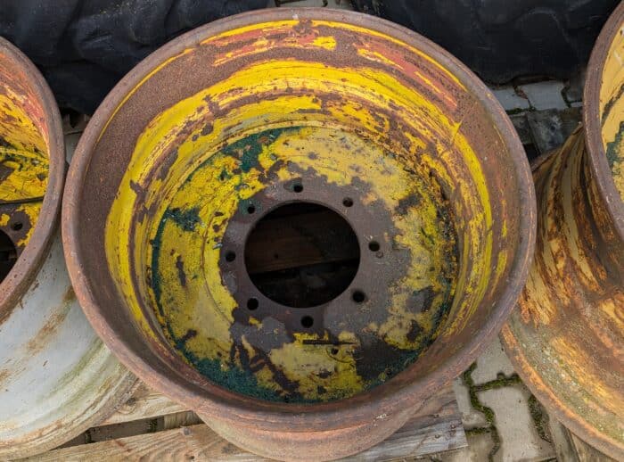 jantes usagées 2 pcs. 700-26.5 forwarder harvester używane felgi 2 szt. 700-26,5 forwarder harwester