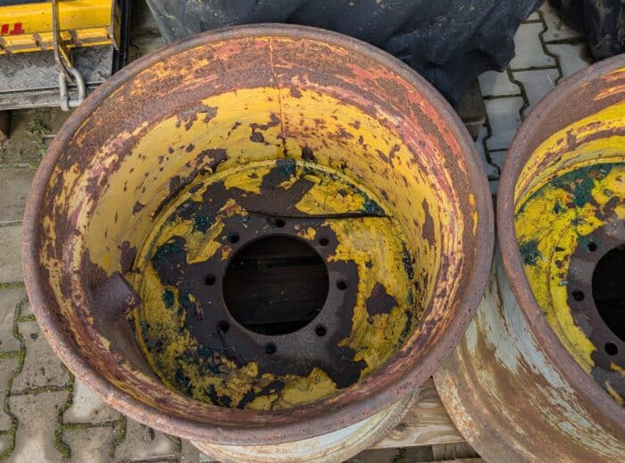 jantes usagées 2 pcs. 700-26.5 forwarder harvester używane felgi 2 szt. 700-26,5 forwarder harwester