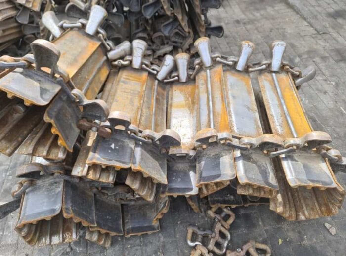 Używane gąsienice błotne 80% 710/45-26,5 Używane gąsienice błotne 80% 710/45-26,5