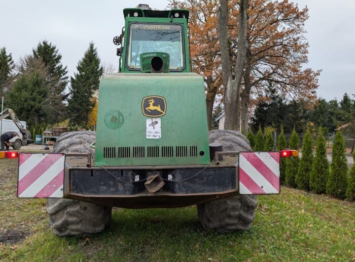 Harvester John Deere 1270D 2007r. tył Harvester John Deere 1270D 2007r. tył