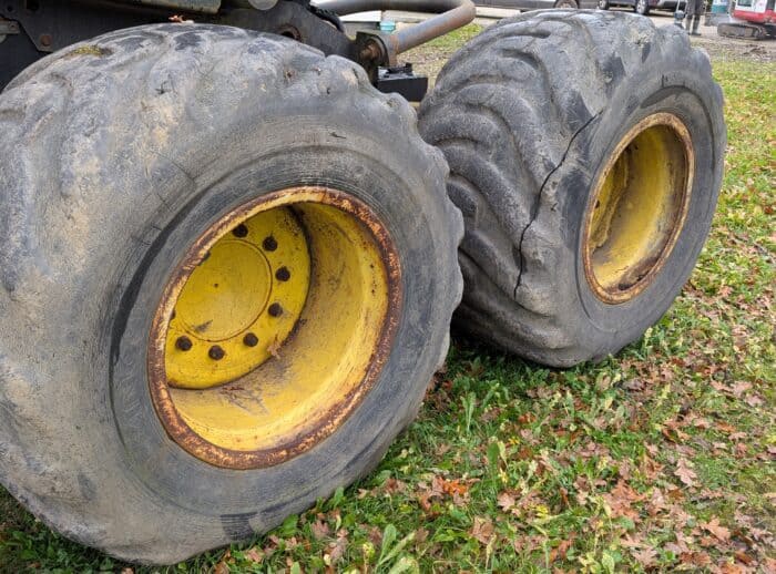 Harvester John Deere 1270D 2007r. koła Harvester John Deere 1270D 2007r. koła