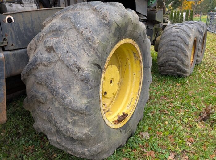 Harvester John Deere 1270D 2007r. koła Harvester John Deere 1270D 2007r. koła