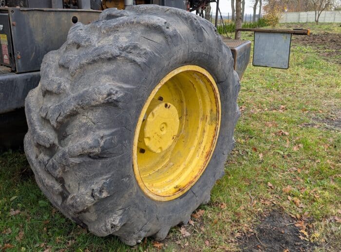 Harvester John Deere 1270D 2007r. koła Harvester John Deere 1270D 2007r. koła