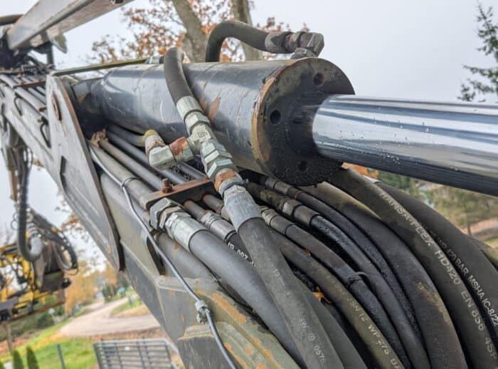 Harvester John Deere 1270D 2007r. siłownik żuraw Harvester John Deere 1270D 2007r. siłownik żuraw