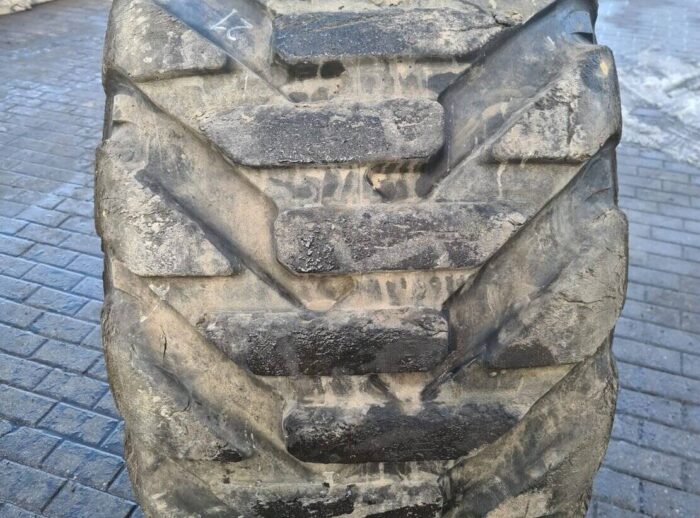 Used Alliance Forestar III 710/45-26.5 tyres Używane opony Alliance Forestar III 710/45-26.5